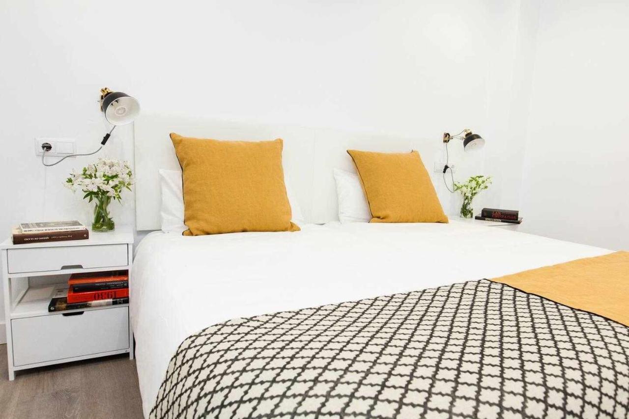 Isg Apartments Downtown Family Haven Free Parking Spot セビリア エクステリア 写真