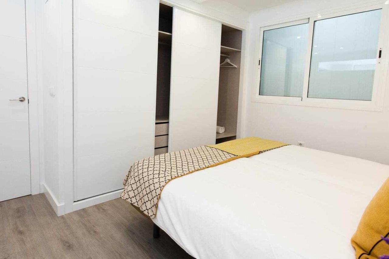 Isg Apartments Downtown Family Haven Free Parking Spot セビリア エクステリア 写真