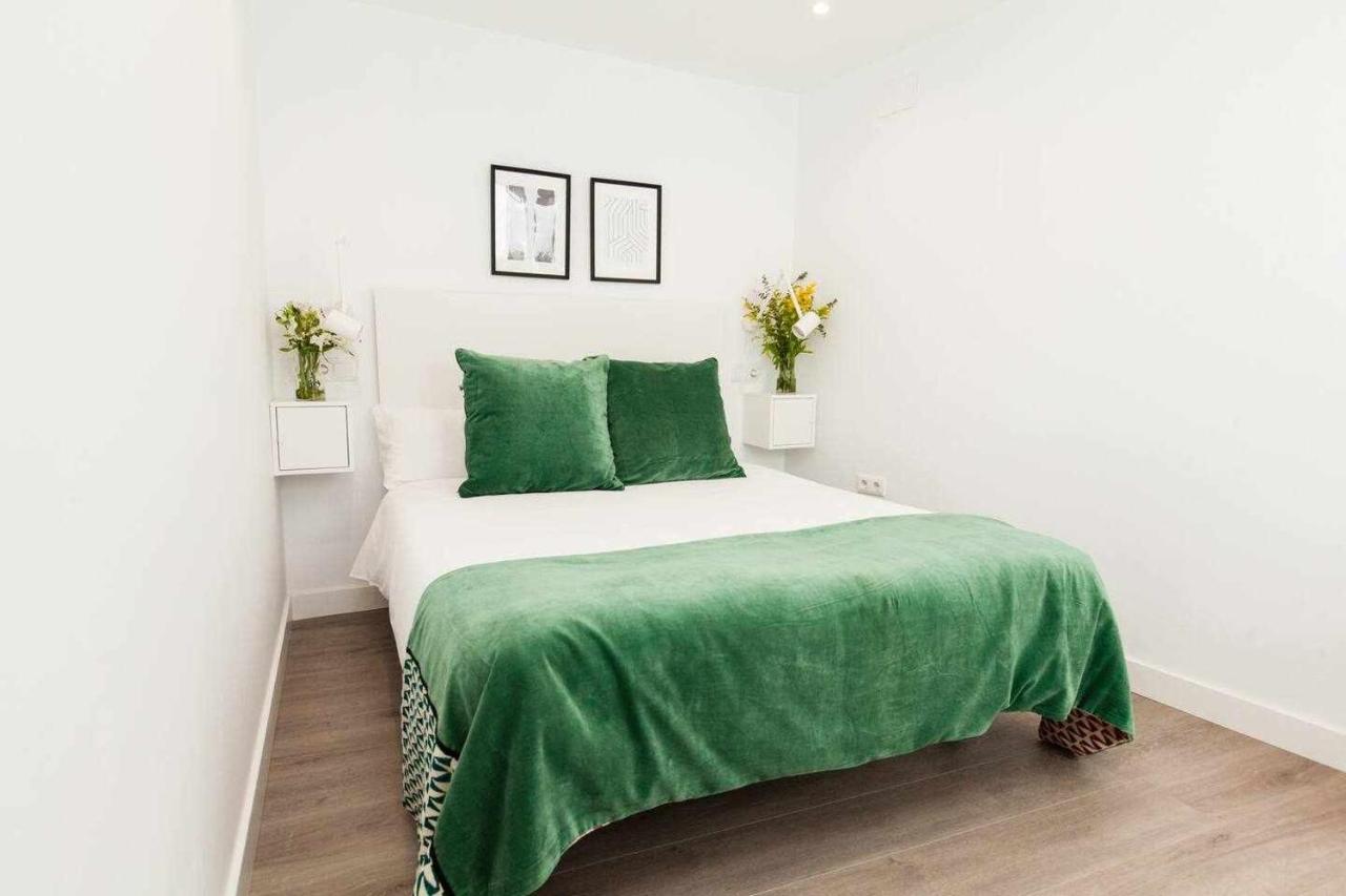 Isg Apartments Downtown Family Haven Free Parking Spot セビリア エクステリア 写真