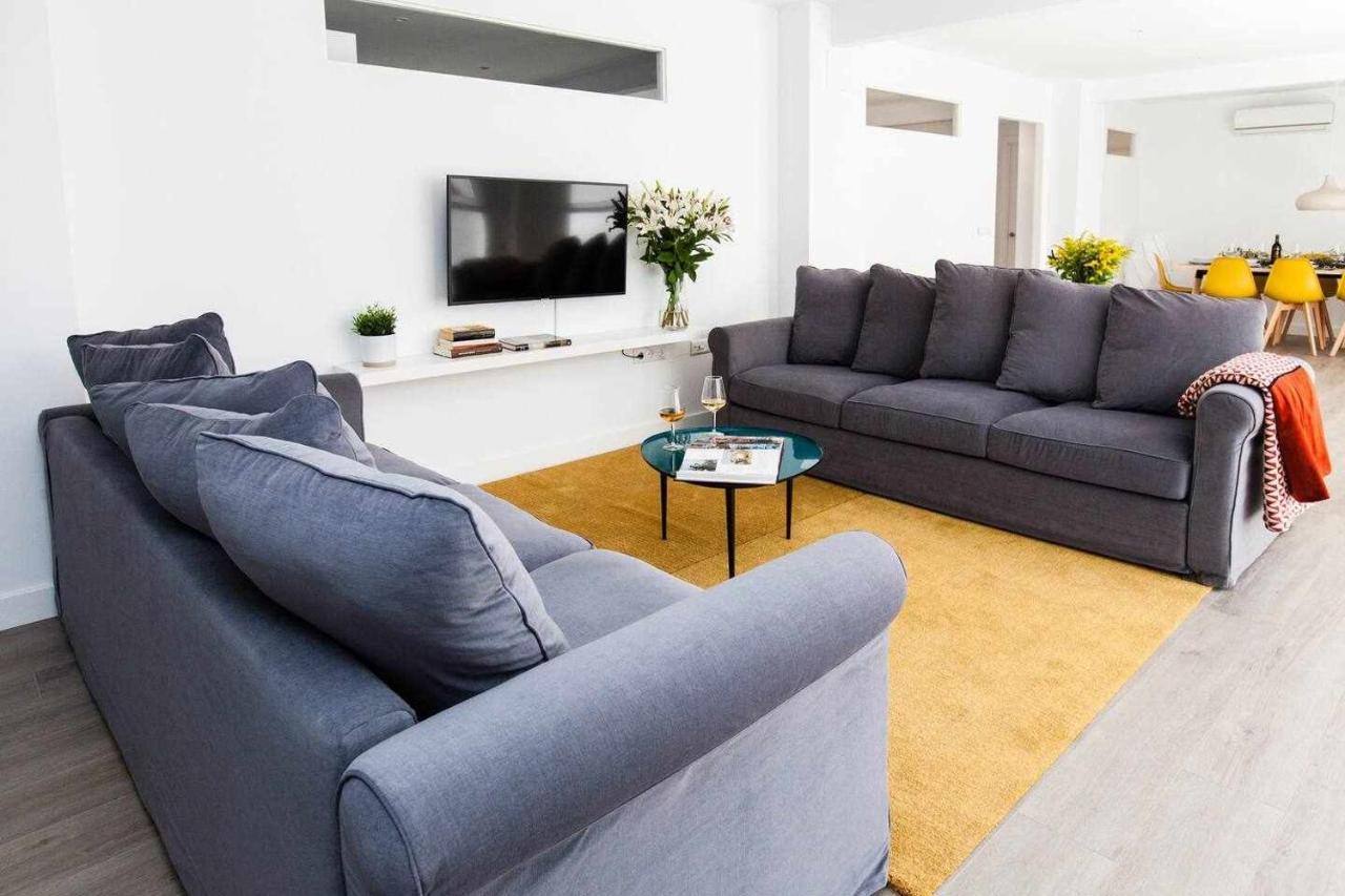 Isg Apartments Downtown Family Haven Free Parking Spot セビリア エクステリア 写真