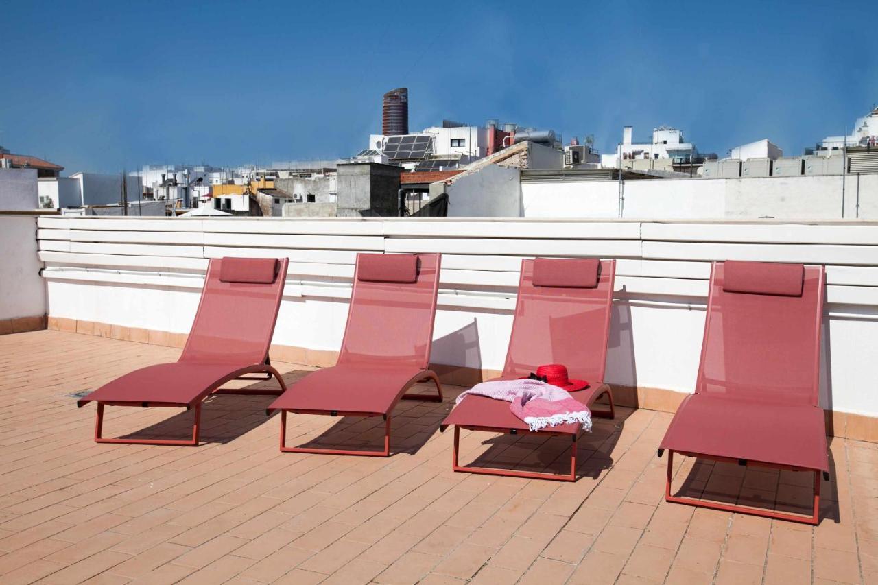 Isg Apartments Downtown Family Haven Free Parking Spot セビリア エクステリア 写真